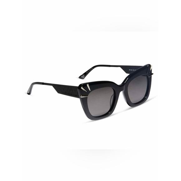 New DIFF Eyewear SDFPNTH 9P7X Black Cat-Eye Sunglasses with Stud Accents main image 4